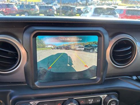 Certified 2021 Jeep Gladiator Sport image 13