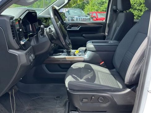 Used 2022 Chevrolet Silverado 1500 RST w/ Convenience Package II AWD/4WD image 17