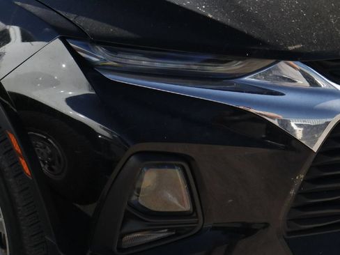 Used 2022 Chevrolet Blazer LT FWD image 2