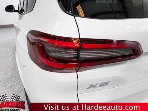 Used 2022 BMW X5 xDrive40i w/ M Sport Package image 9