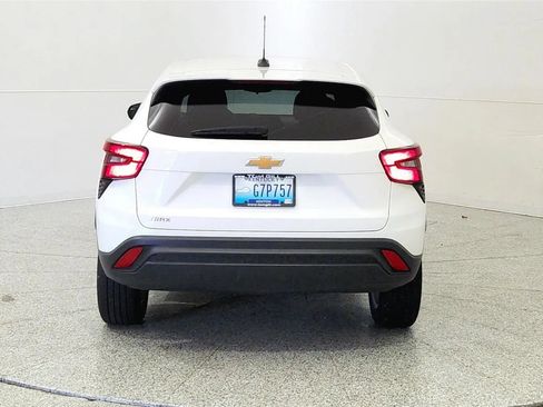 Used 2024 Chevrolet Trax LS w/ LS Convenience Package FWD image 6