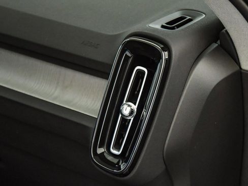 Certified 2025 Volvo XC40 B5 Plus w/ Climate Package image 16