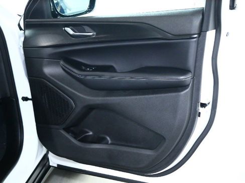 Used 2025 Jeep Grand Cherokee Altitude image 33