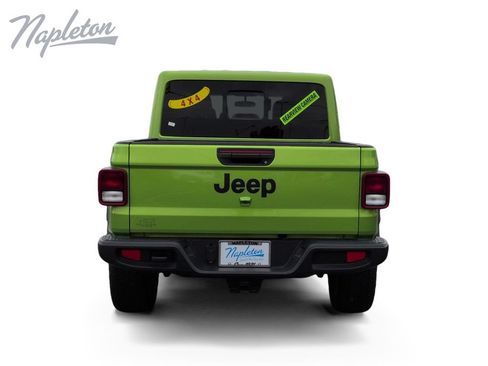 Used 2025 Jeep Gladiator Sport AWD/4WD image 4