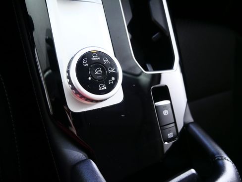 Used 2025 Mitsubishi Outlander ES AWD/4WD image 31