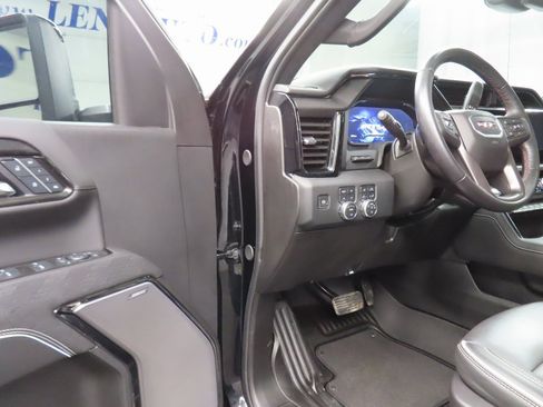 Used 2025 GMC Sierra 2500 AT4X image 61