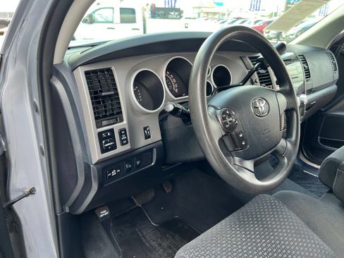 Used 2013 Toyota Tundra 4x4 CrewMax w/ Tow Pkg image 25