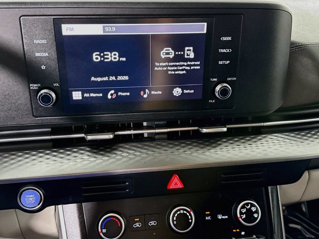Used 2023 Kia Carnival LX FWD image 17