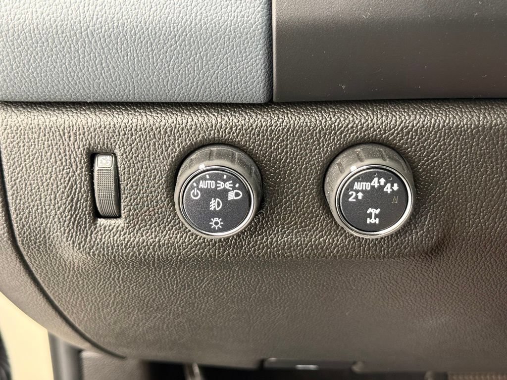 Used 2022 Chevrolet Colorado Z71 AWD/4WD image 33
