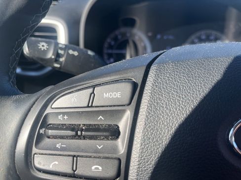 Used 2021 Hyundai Venue SEL image 13