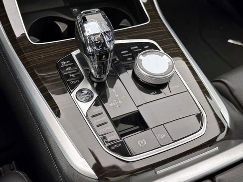 Used 2019 BMW X5 xDrive50i w/ M Sport Package image 30