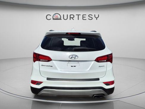Used 2017 Hyundai Santa Fe Sport FWD image 4