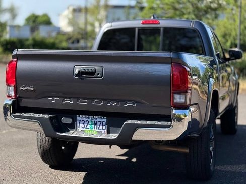 Used 2021 Toyota Tacoma SR5 w/ SR5 Appearance Package (SM) AWD/4WD image 5
