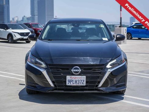Used 2025 Nissan Altima 2.5 SV FWD image 2