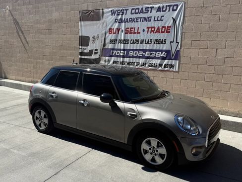 Used 2017 MINI Cooper 4-Door Hardtop FWD image 2