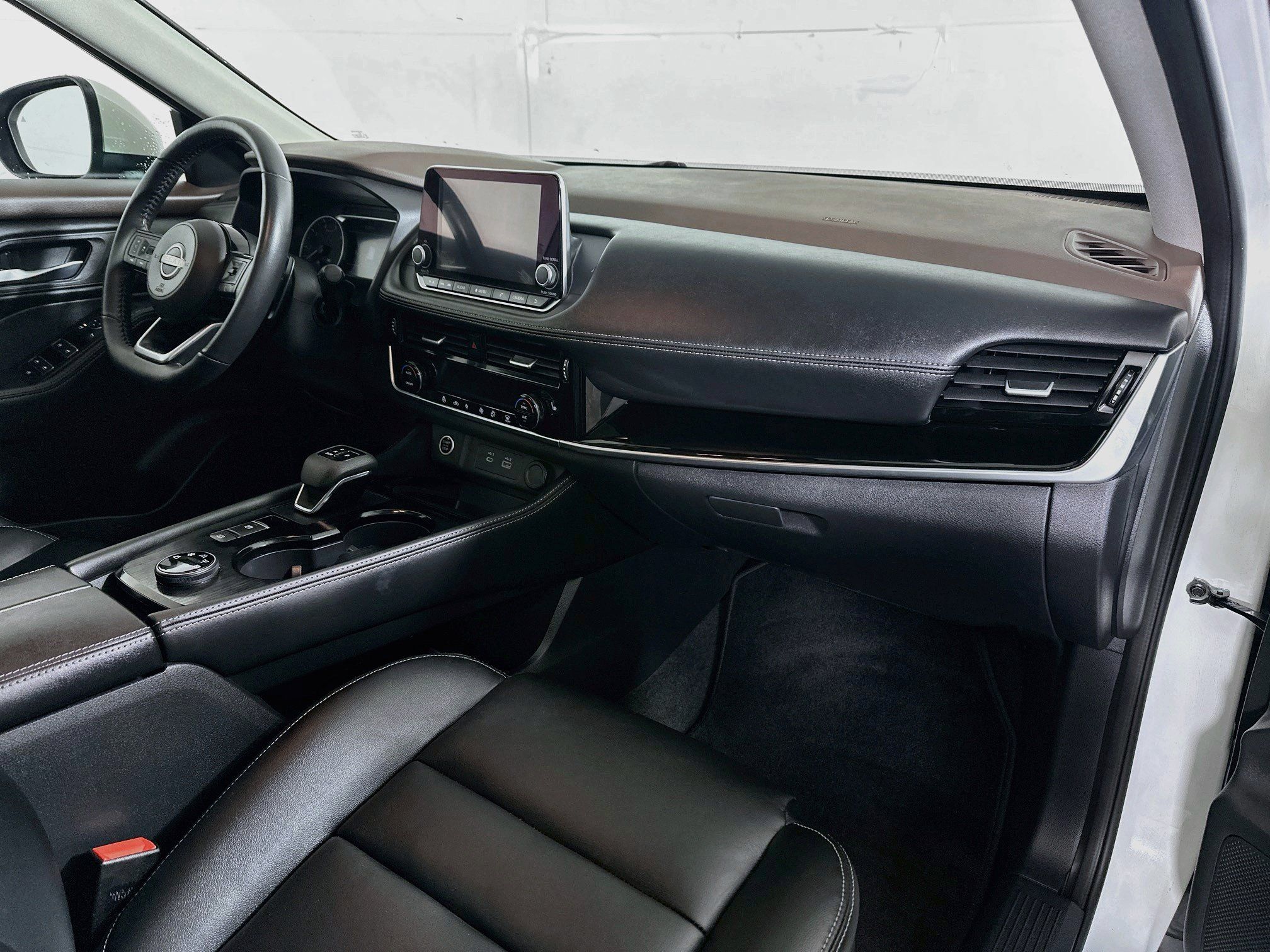 Used 2023 Nissan Rogue SL AWD/4WD image 27