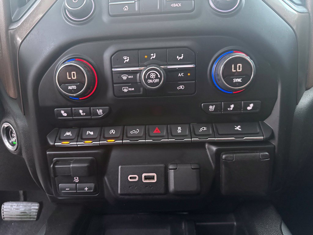 Used 2019 Chevrolet Silverado 1500 High Country w/ Technology Package AWD/4WD image 39