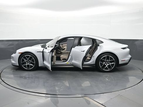 Certified 2025 Porsche Taycan AWD/4WD image 31
