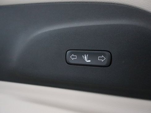 Used 2022 Chrysler Pacifica Limited image 32