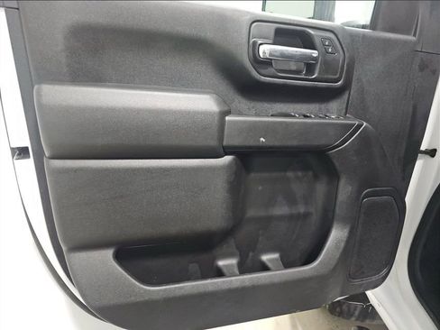 Used 2025 Chevrolet Silverado 2500 Custom w/ Custom Value Package image 8