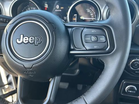 Used 2023 Jeep Wrangler Unlimited AWD/4WD image 26