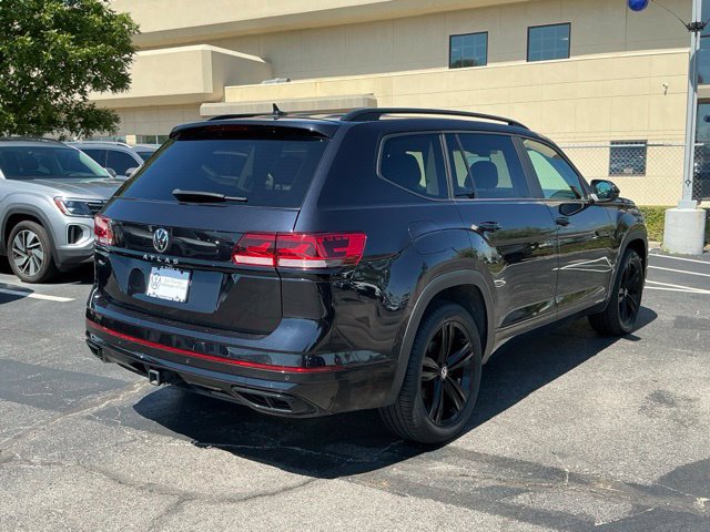 Certified 2023 Volkswagen Atlas SEL R-Line AWD/4WD image 3