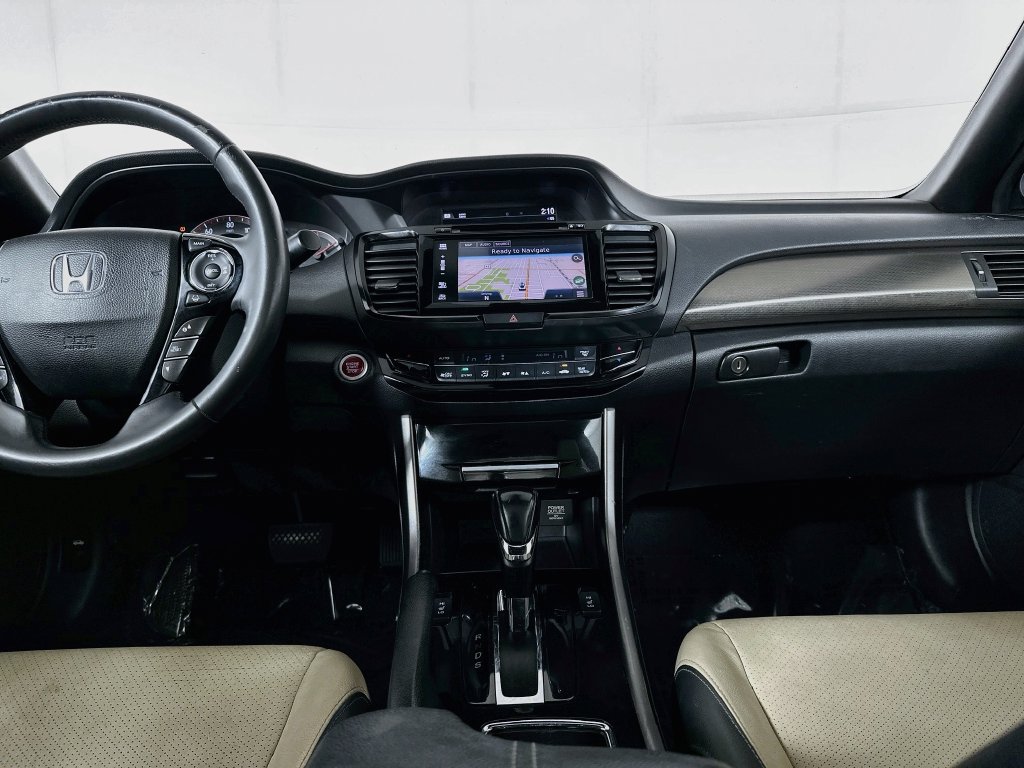 Used 2016 Honda Accord Touring image 29