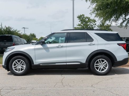 Used 2025 Ford Explorer Active w/ Active Comfort Package RWD image 14