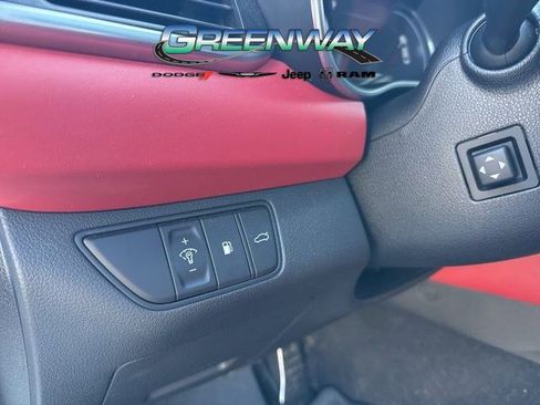 Used 2022 Genesis G70 3.3T Launch Edition image 17