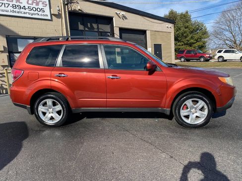 Used 2010 Subaru Forester 2.5X Limited image 2