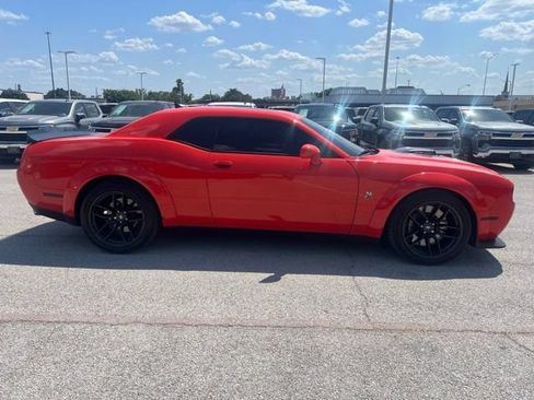 Used 2022 Dodge Challenger R/T Scat Pack RWD image 5
