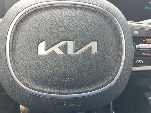 Used 2024 Kia Sorento S image 33