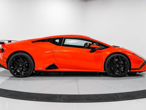 Used 2023 Lamborghini Huracan Tecnica RWD image 2