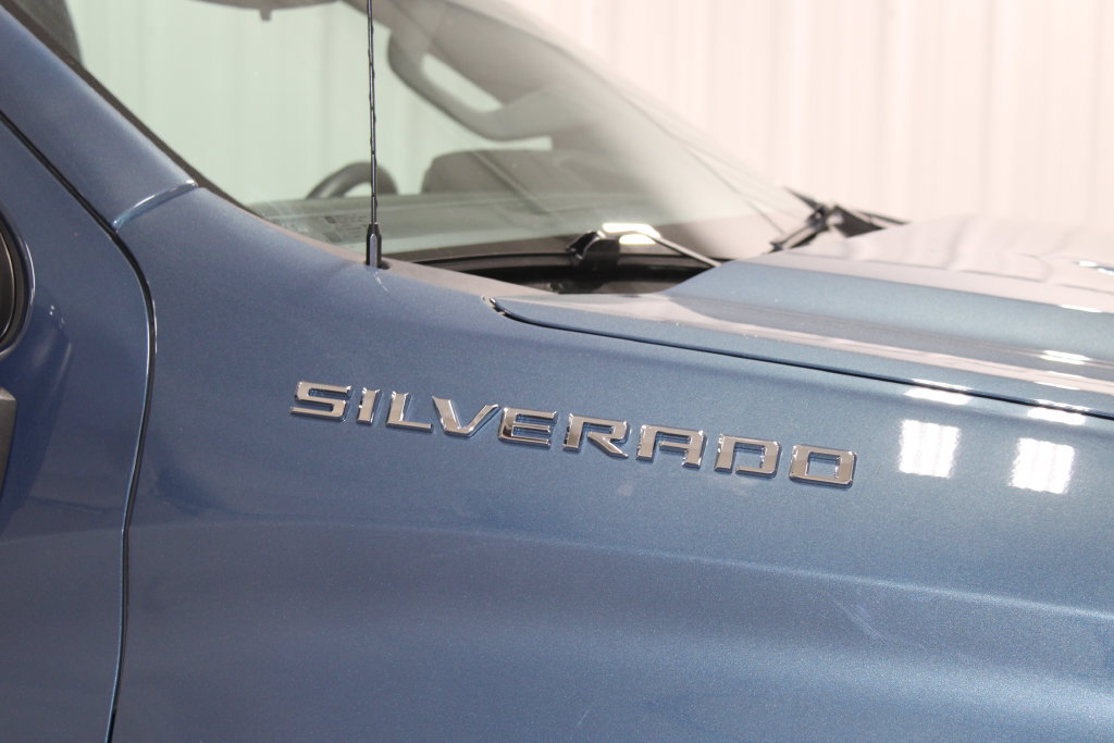 Used 2024 Chevrolet Silverado 1500 LT AWD/4WD image 19