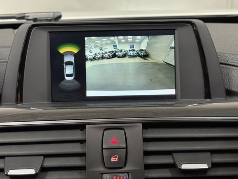 Used 2018 BMW 330e 330e iPerformance image 33