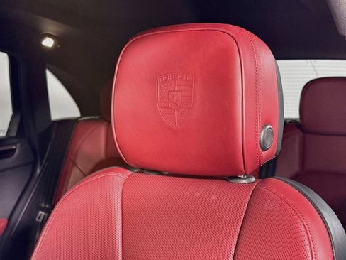 Certified 2023 Porsche Macan AWD/4WD image 22