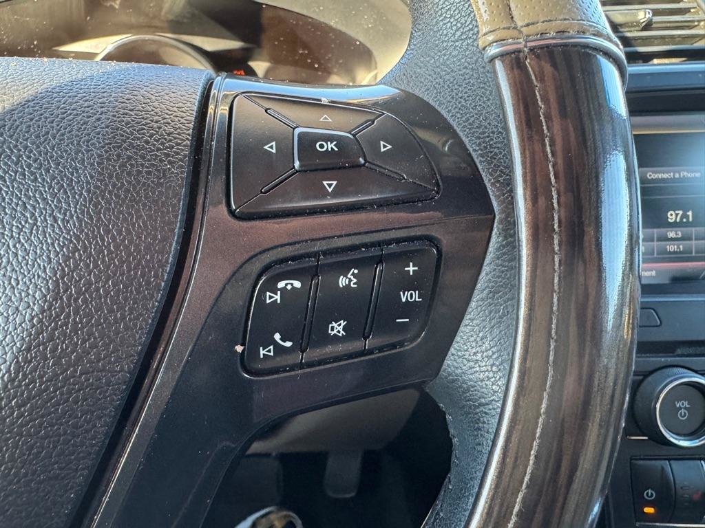 Used 2016 Ford Explorer XLT w/ Equipment Group 202A FWD image 18