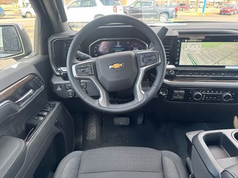 Used 2026 Chevrolet Silverado 1500 LT image 2