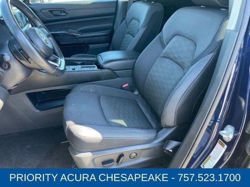 Used 2024 Nissan Pathfinder SV FWD image 15