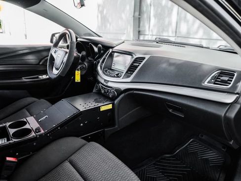 Used 2015 Chevrolet Caprice RWD image 22