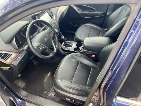 Used 2018 Hyundai Santa Fe Sport FWD image 2