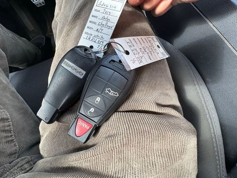 Used 2014 Dodge Challenger R/T image 24