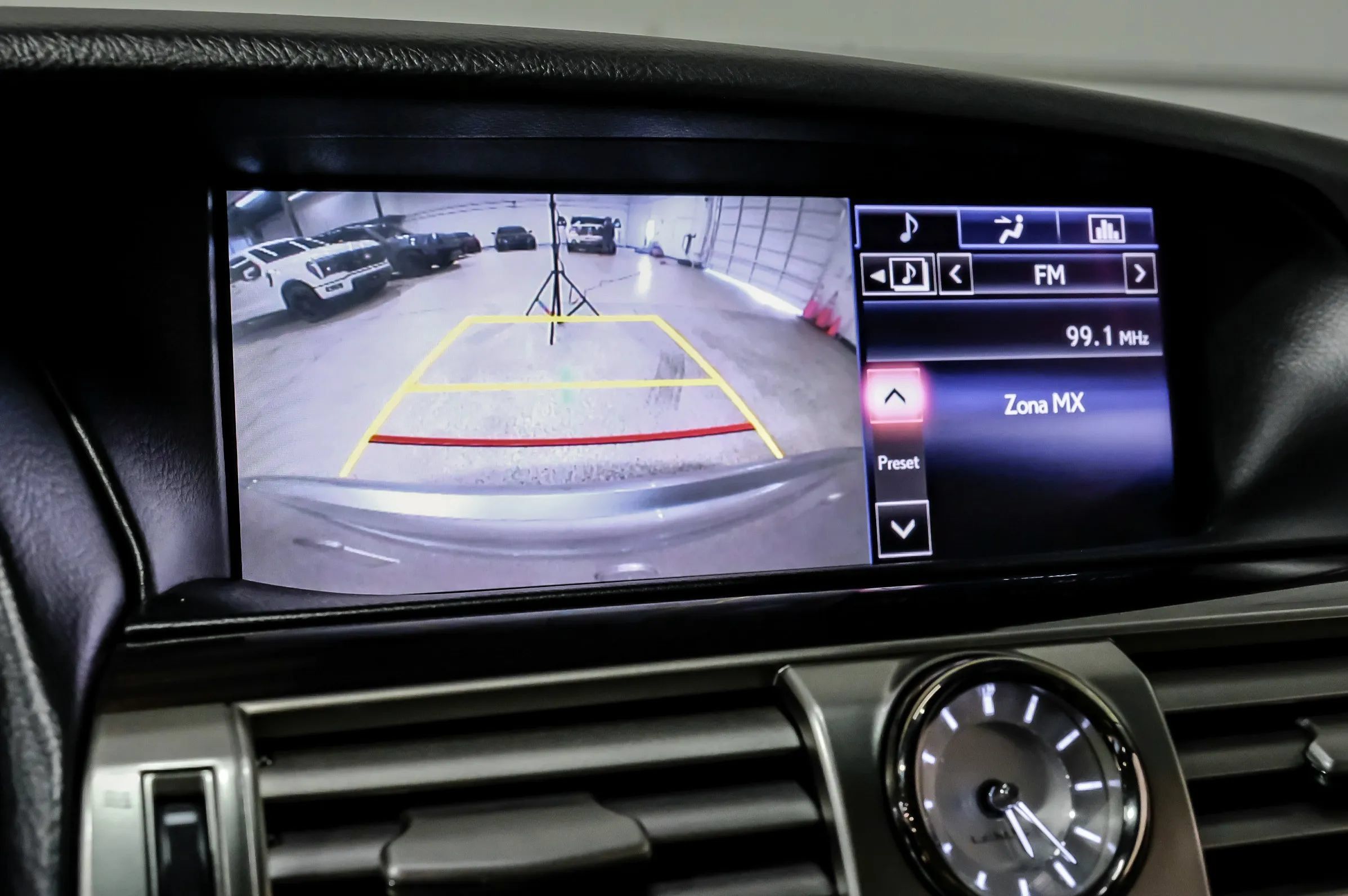 Used 2015 Lexus LS 460 L RWD image 30