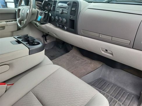 Used 2013 GMC Sierra 2500 SLE w/ Suspension Package, Off-Road image 18