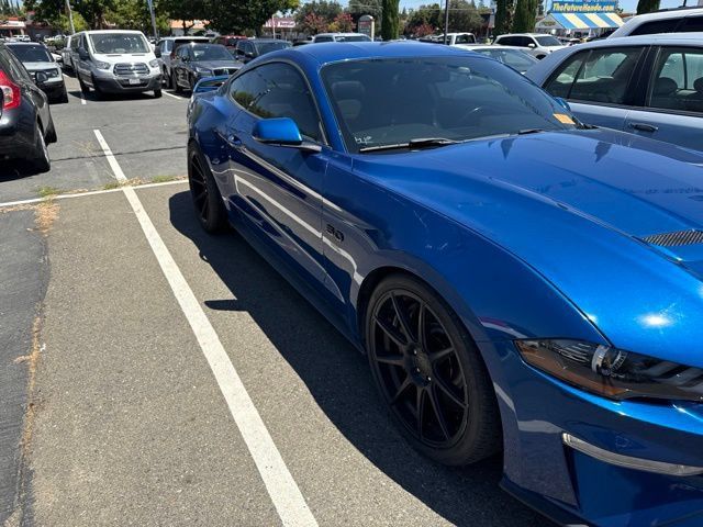 Used 2018 Ford Mustang GT Premium w/ GT Performance Package RWD image 2