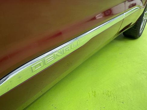 Used 2019 GMC Acadia Denali image 15