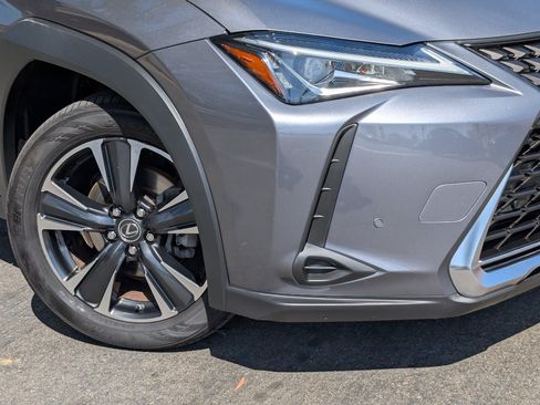 Used 2021 Lexus UX 200 w/ Accessory Package (Z1) FWD image 10