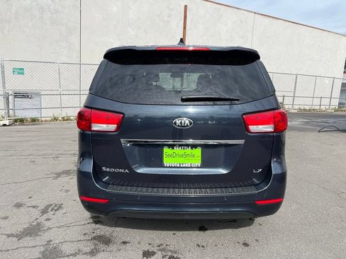 Used 2016 Kia Sedona LX w/ LX Convenience Package FWD image 5