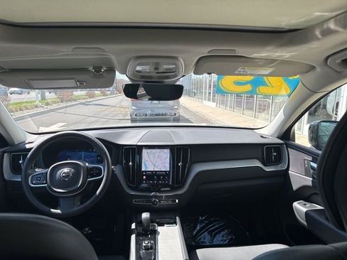 Certified 2025 Volvo XC60 B5 Plus image 18
