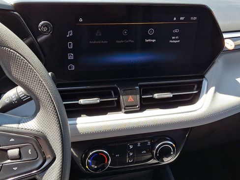 Used 2025 Chevrolet TrailBlazer LT FWD image 29